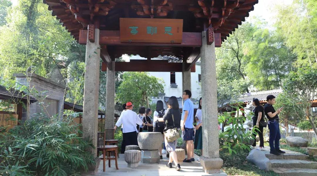 《艺术地产·界》首秀婺源文化之旅与房企大咖共话城市更新