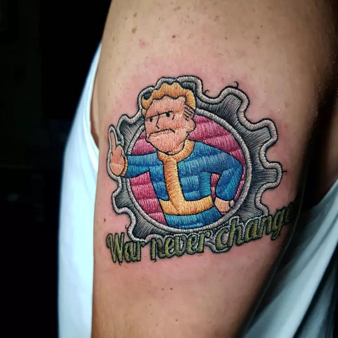 他用刺绣将回忆纹在身上，惊艳12万粉：玩的不止是心跳，还有童真