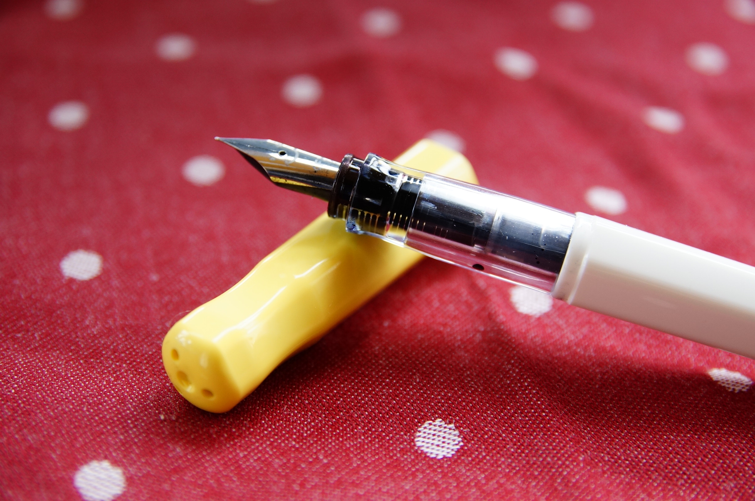 开学必备文具钢笔,开学钢笔