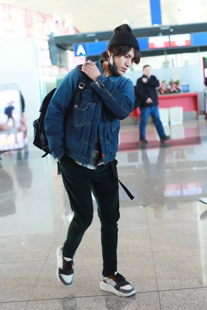 陈坤穿搭风格,怎样穿搭才减龄男