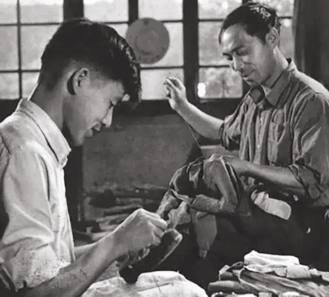 文职官员到何级别才有专门警卫员,什么级别的干部配备警卫员司机