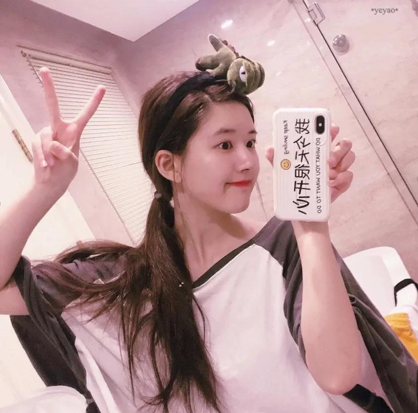 赵露思迪丽热巴闺蜜头像,一半是鞠婧祎一半是赵露思头像