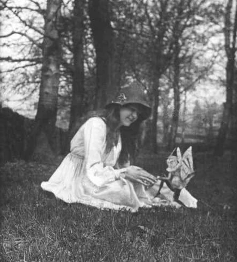 英国女子假扮11岁少女,英国女人假扮11岁少女