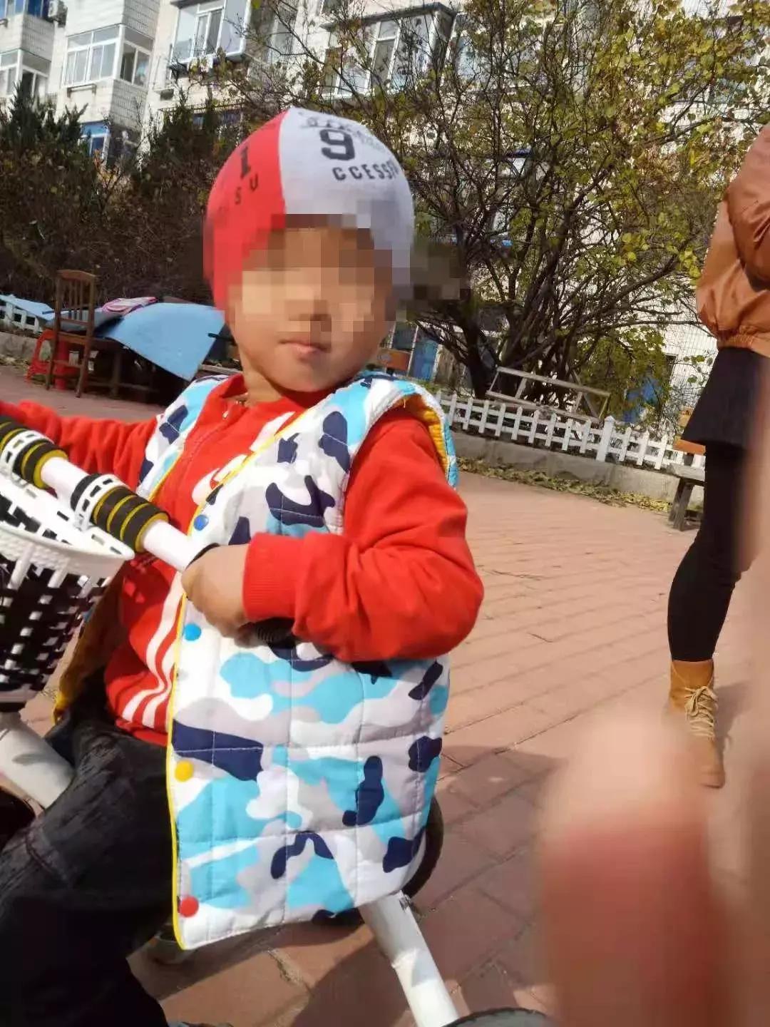 小孩误吞玩具窒息的视频,广州一小孩误吞玩具死亡