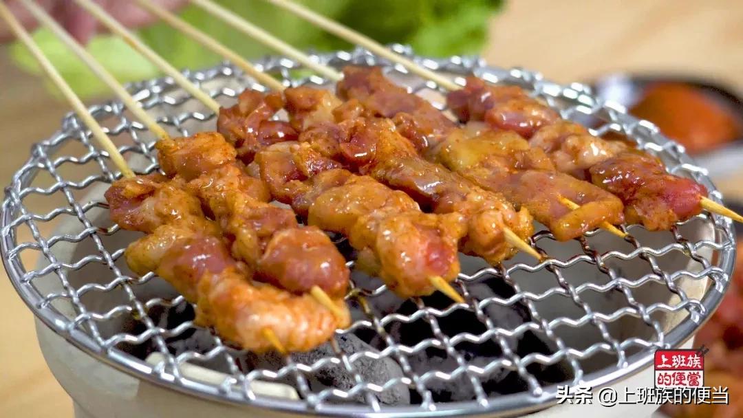 天气冷了在家自己做烤肉真香,在家吃烤肉怎么做烧烤料
