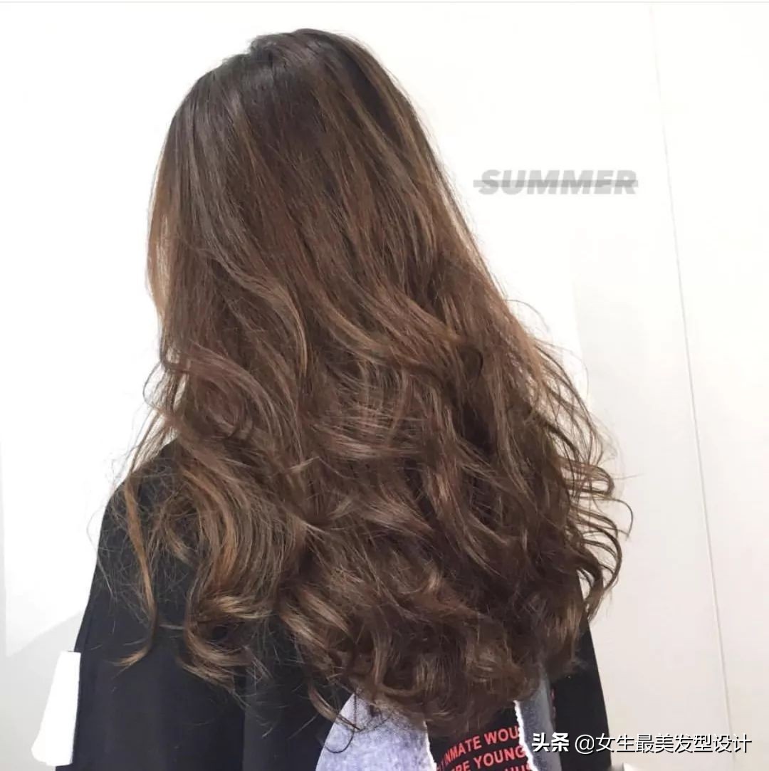 中长烫发洗发后怎么打理,中长法式烫发打理教程