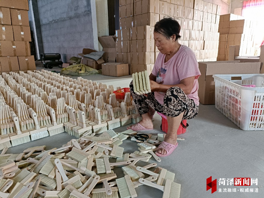 牡丹区大黄集镇周集村：小刷子“刷”出致富路