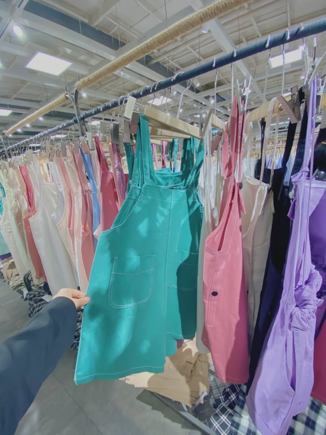 西安小众品牌服装店,西安十大平价女装店品牌