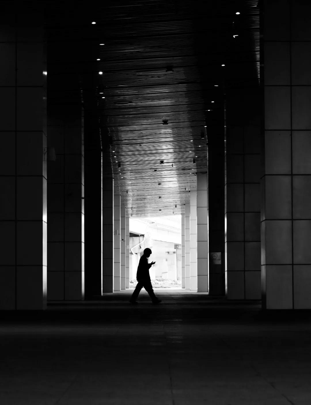 苹果手机夜晚如何拍出高清照片,手机拍产品照片怎么拍出高级感