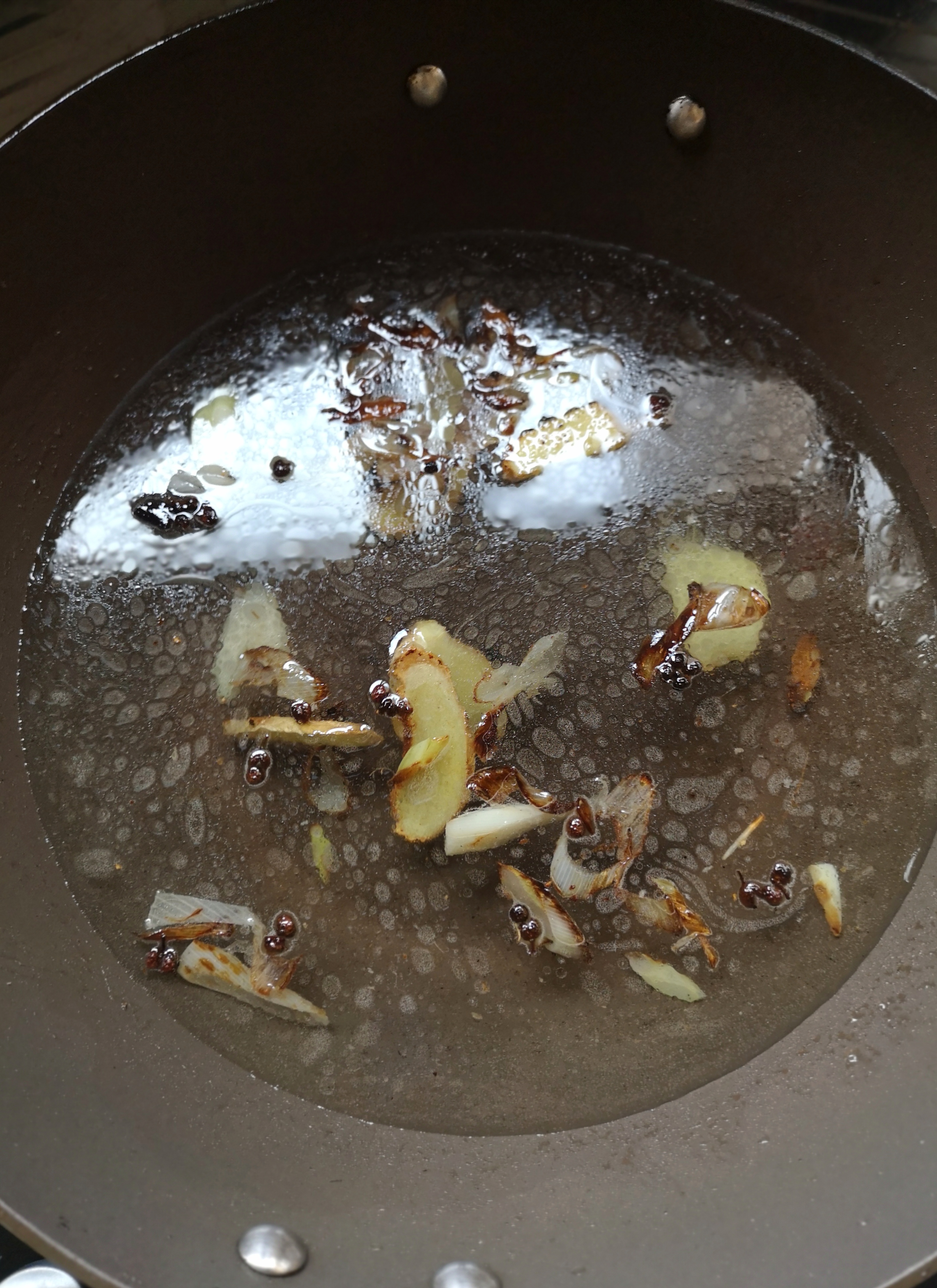 白鲢鱼炖豆腐汤正宗做法,炖鲢鱼豆腐汤不腥的正确方法