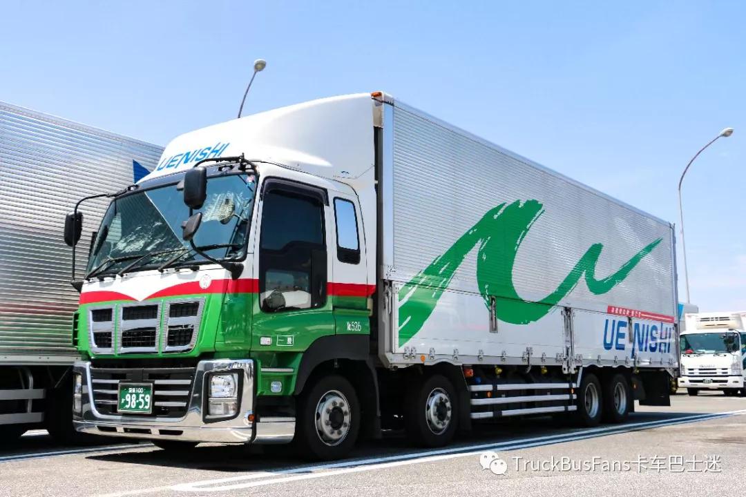 日本高速公路服务区随拍!卡车居然都这么帅