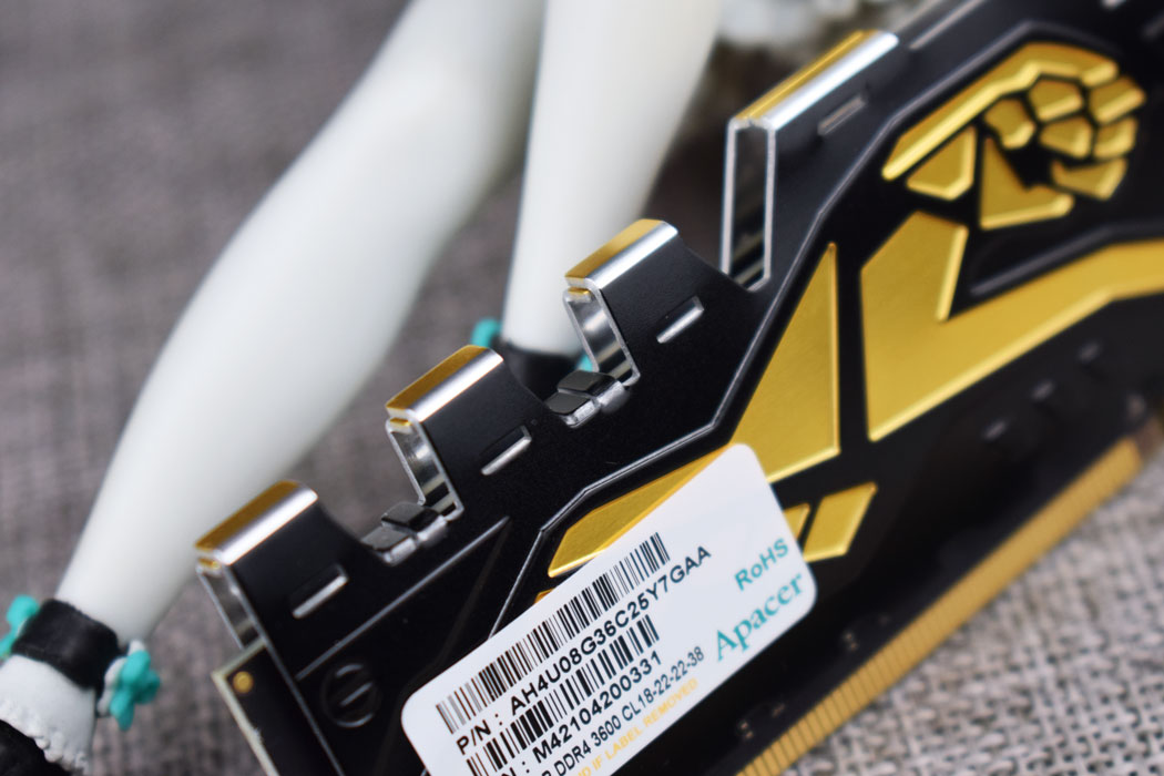 来自AFR颗粒的小惊喜，宇瞻黑豹DDR436008Gx2内存套条开箱试玩