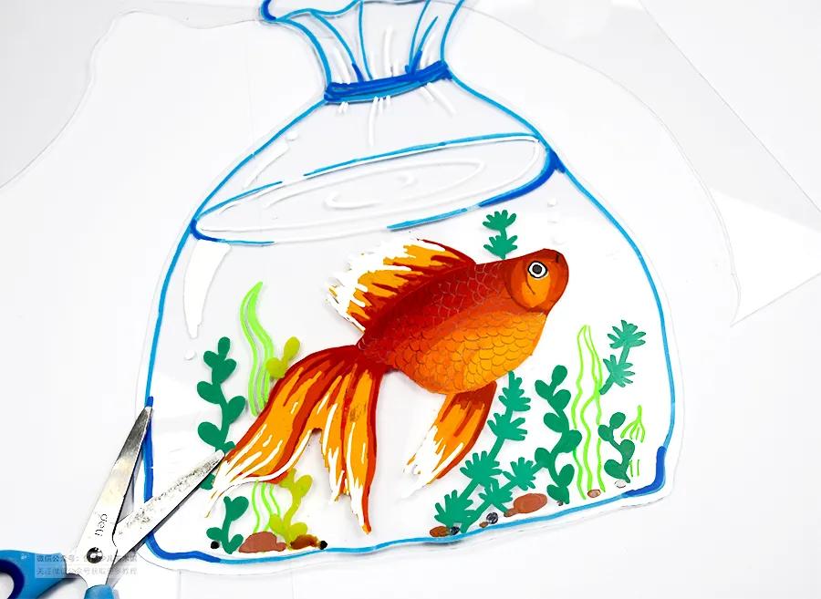 小金鱼吐泡泡儿童画教学目标,彩色小金鱼创意儿童画