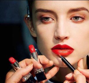 女人必买的6支口红颜色推荐 (女人必买的16款口红)