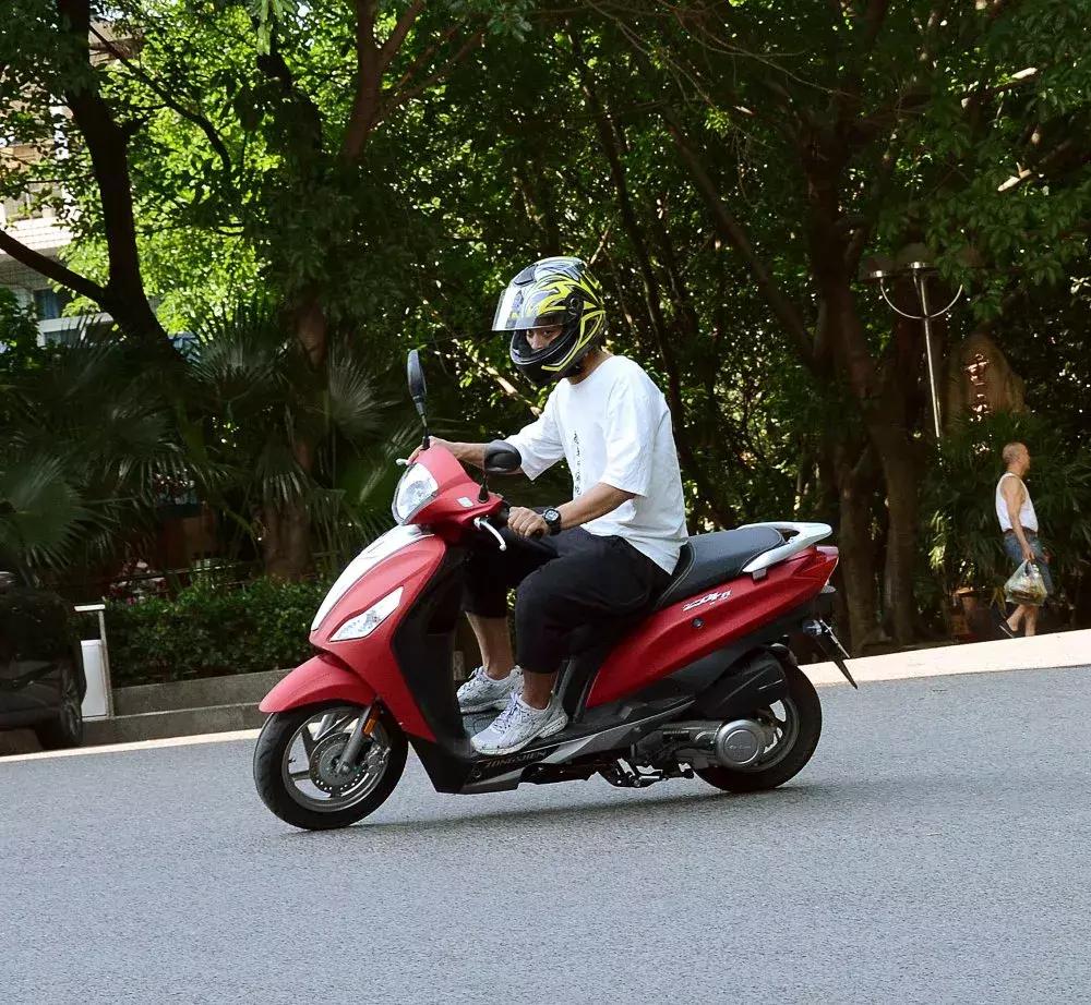 带上头盔，与宗申MO悦一起去山城流浪