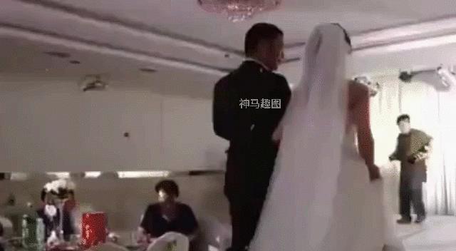 搞笑视频专治不开心,搞笑动图gif女司机