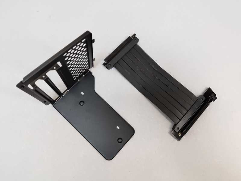 酷冷至尊q500l能否竖装显卡,显卡的竖装优缺点有哪些