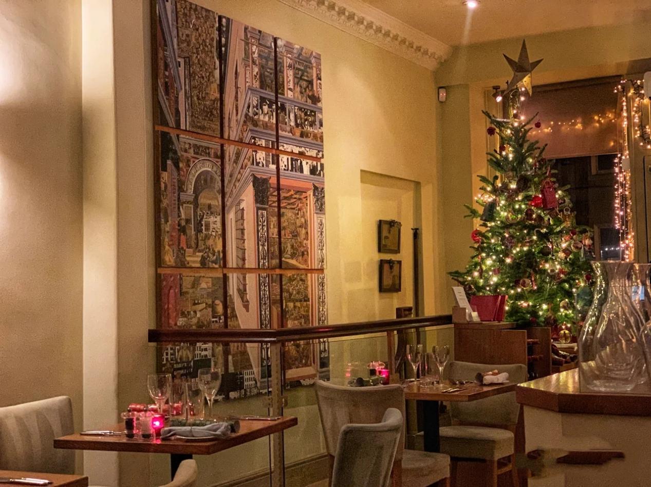 巴斯温泉小镇在哪里,巴斯温泉小镇