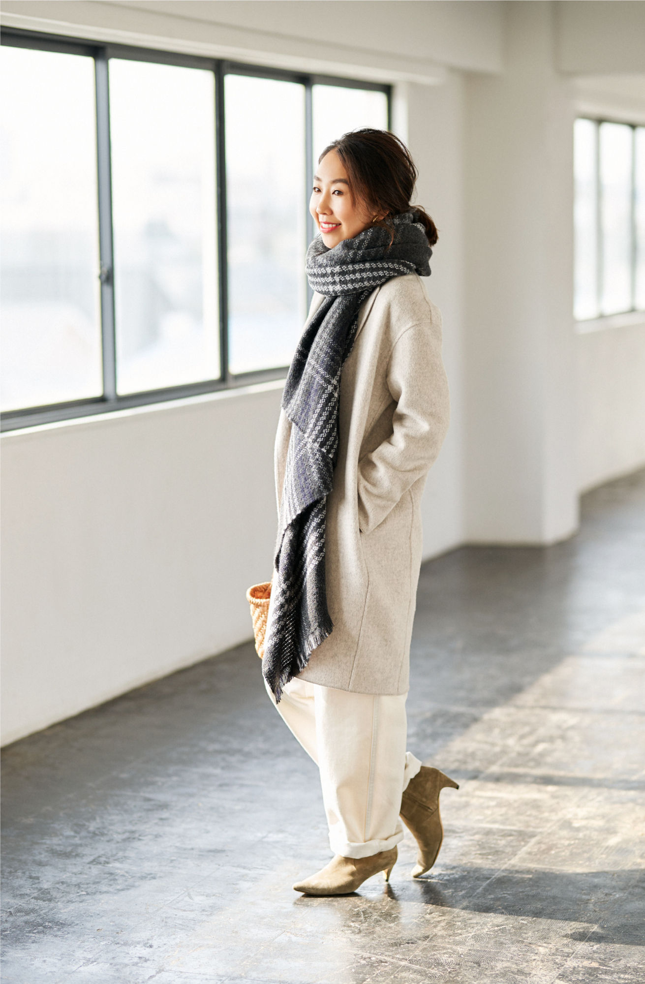 可系围巾的冬季穿搭,围巾搭配技巧早春街头最潮的穿搭