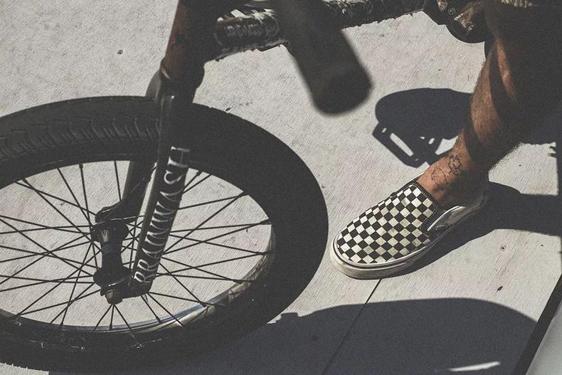 穿vans飙摩托,燃爆点穿搭