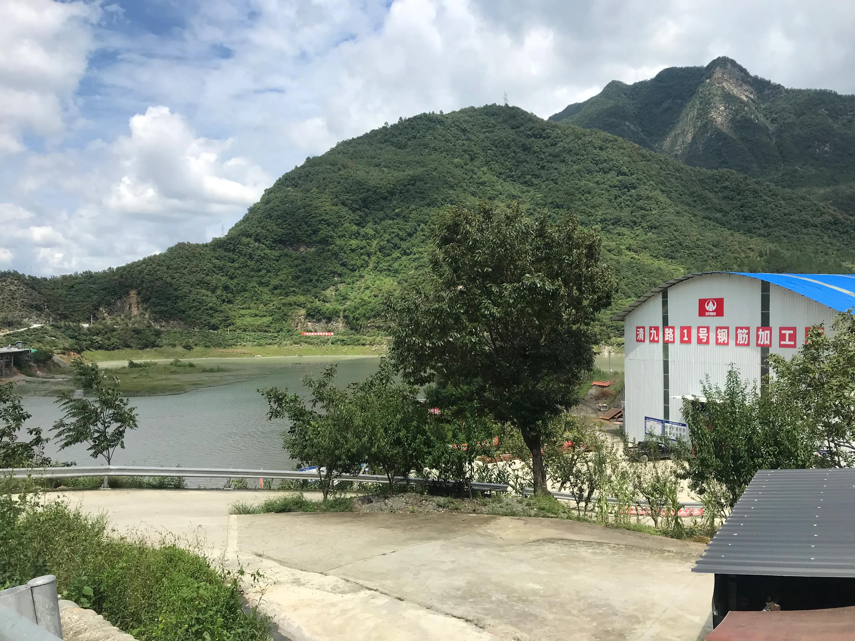 山远近路横斜读音,山远近路横斜青旗沽酒有人家意思