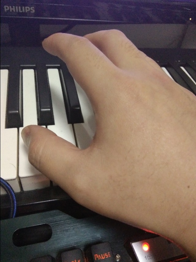 快速弹八度怎么练,手小如何弹八度四音