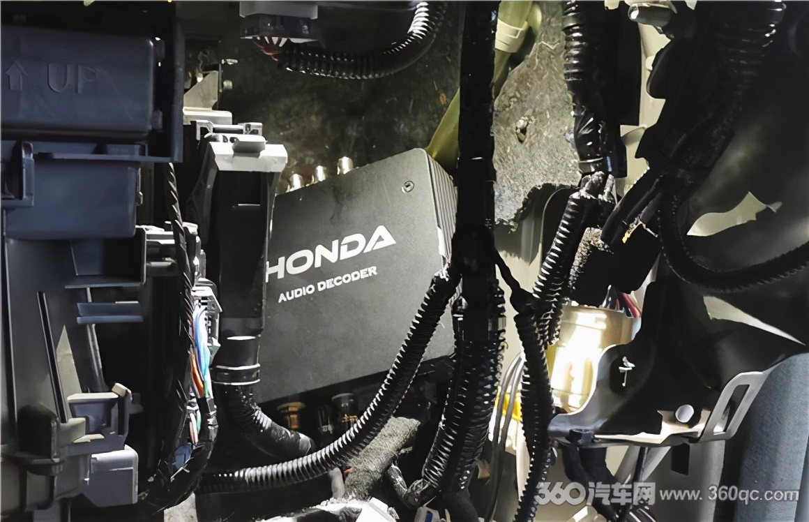 本田urv大面积改装,本田urv音响7喇叭升级12喇叭