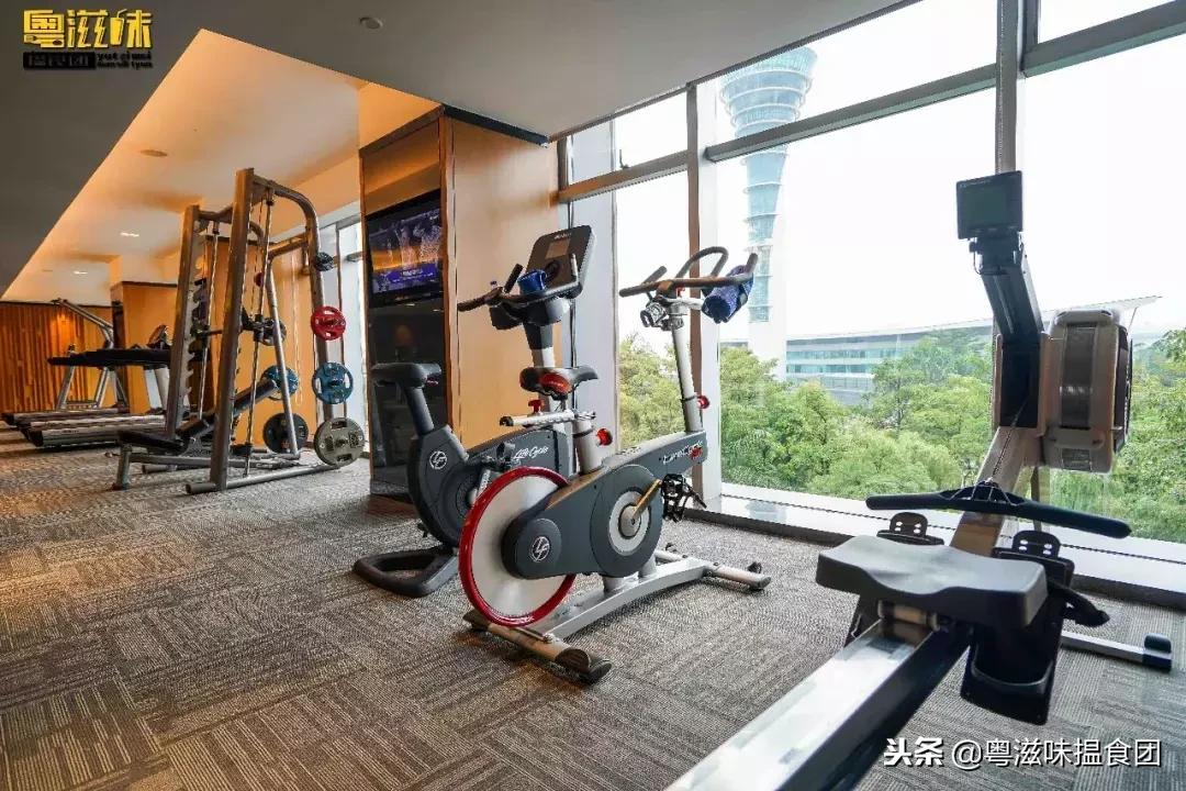 用一间24小时都在线的机场酒店，拥抱旅途的开始