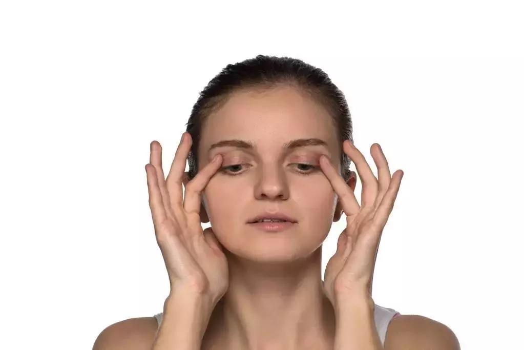 干眼症眼睛发痒怎么缓解,眼睛细菌感染红肿痛怎么消肿