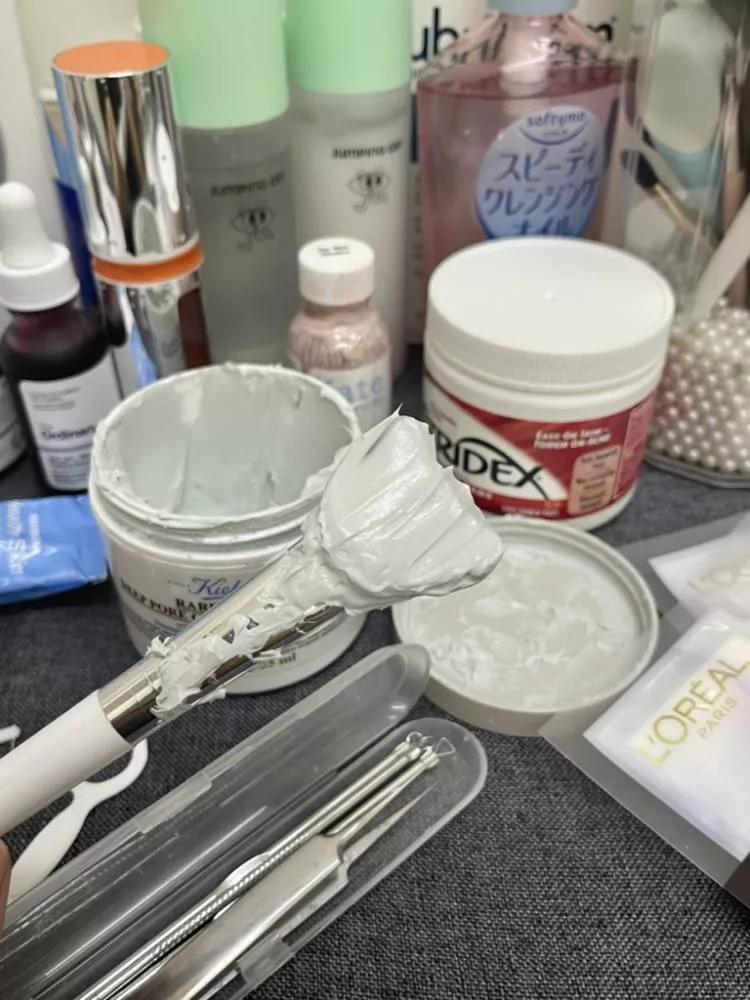 科颜氏白泥敷脸上会有小洞洞,白泥能和面膜一起用吗