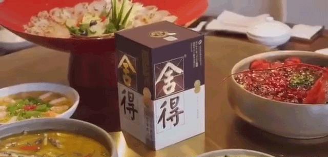 美食家怎么品尝食物,俄罗斯鱼子酱配伏特加