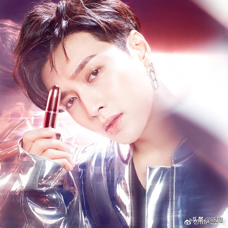 男明星代言美妆产品即兴评述,男星代言美妆品