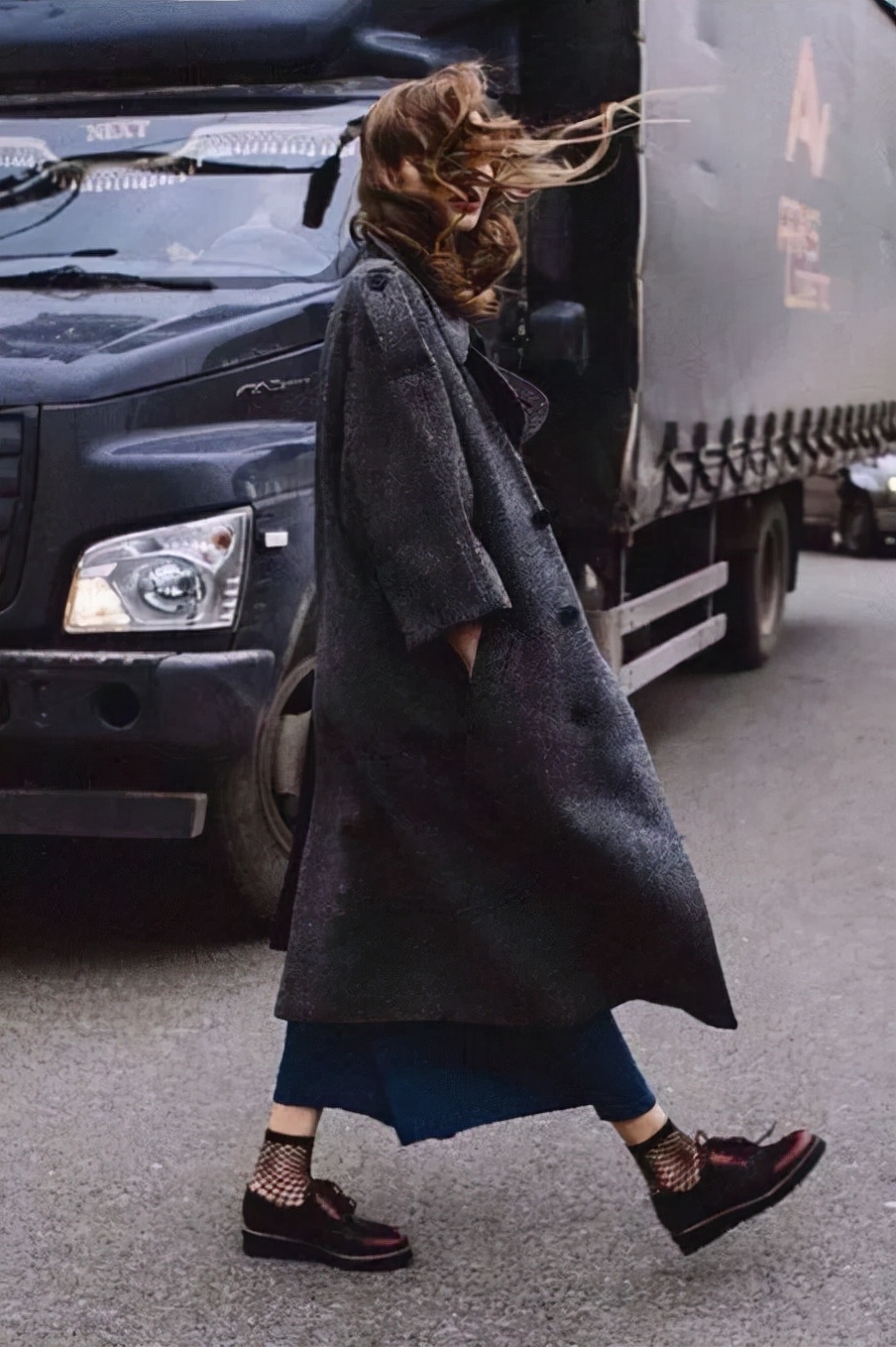 秋冬不露脚踝穿法火了,今年冬天流行九分裤露脚踝穿法