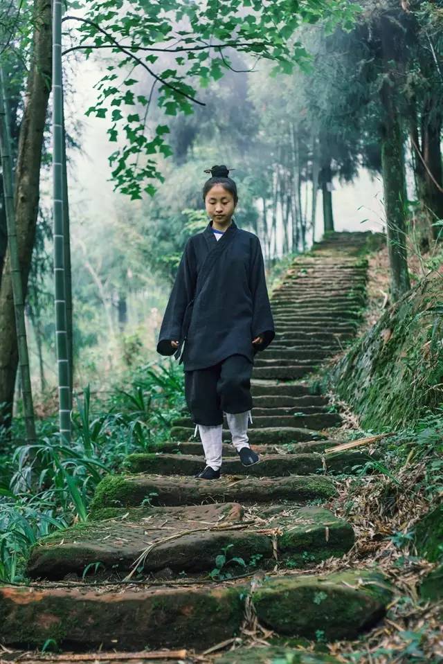 27岁女道长,大学读市场营销,她说的6条哲理,让人心服口服!