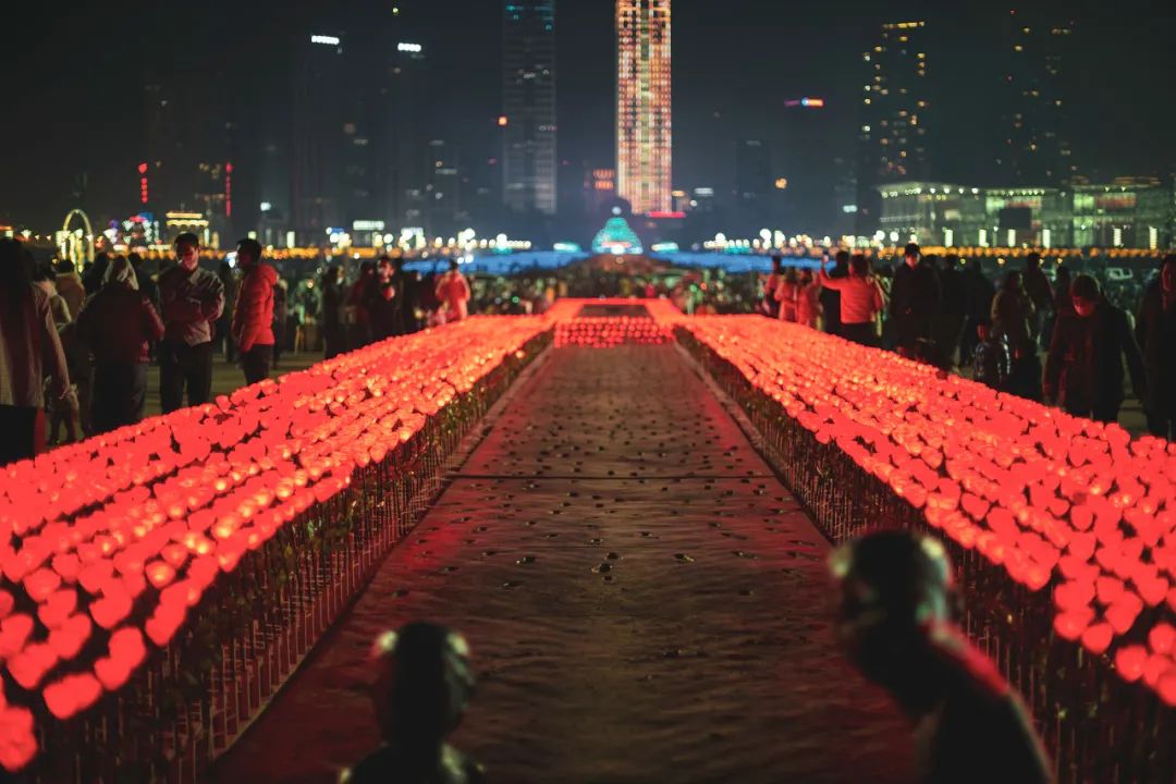 这些特大城市里，这个北方海边城市真的挺“大”