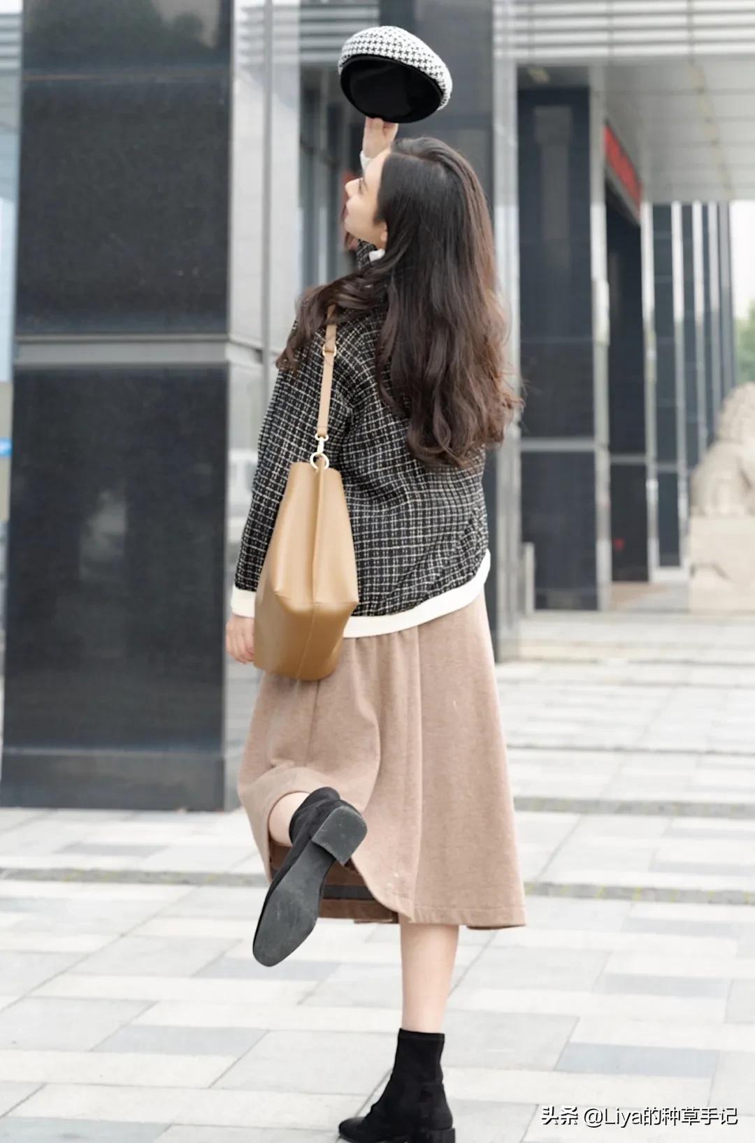 短靴毛衣时髦又气质,短靴温柔小粗跟