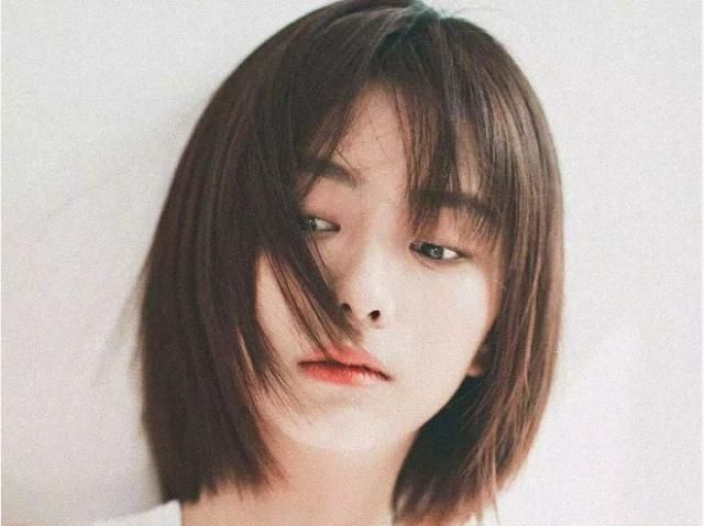 怎么才能找到长脸适合自己的发型,长脸什么发型好看又简单又有气质