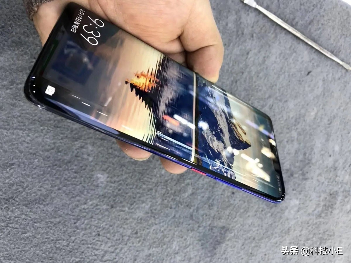 顶级华为清仓，2K曲面屏+无线充电+iP68防水，从5999跌至3499元