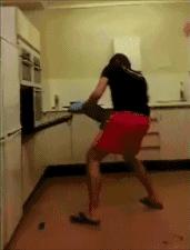 请广大“师奶”引以为戒,打死都不要让你老公入厨房