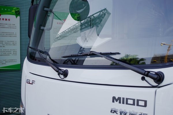 庆铃五十铃600p内饰,轻卡庆铃m600和m100区别买哪个好