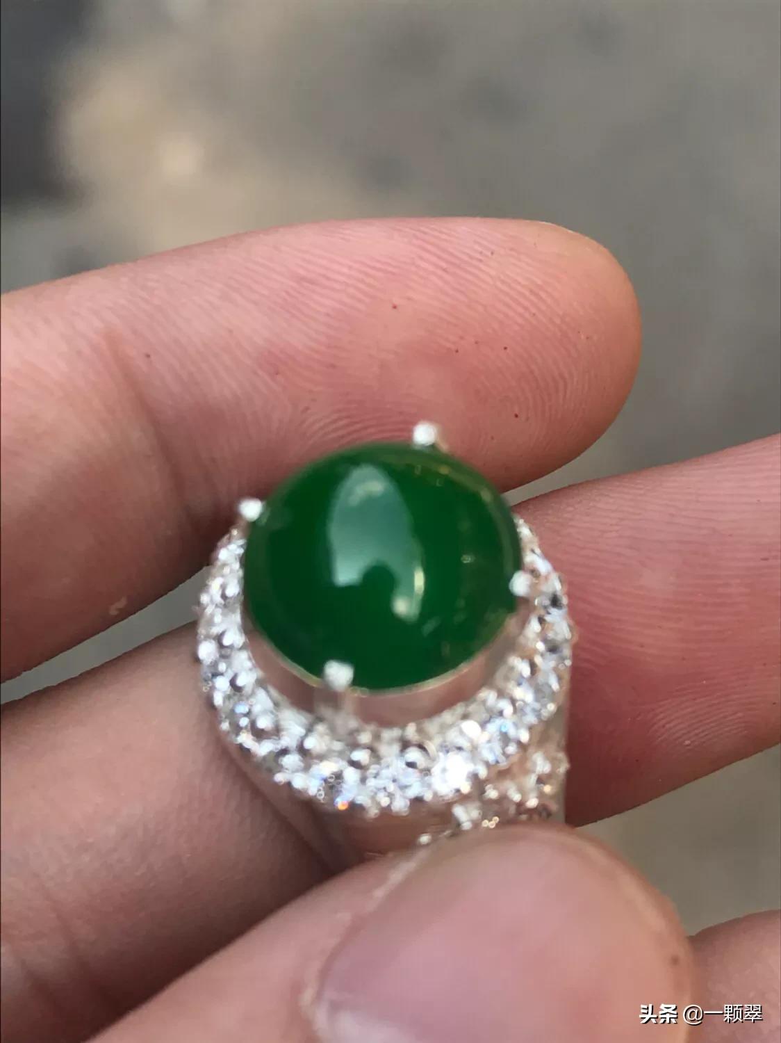 缅甸3500万翡翠戒面,缅甸边境戒面捡漏