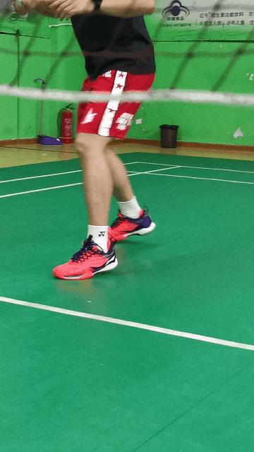 学会这两招没人敢欺负你,一招应对偷发后场球