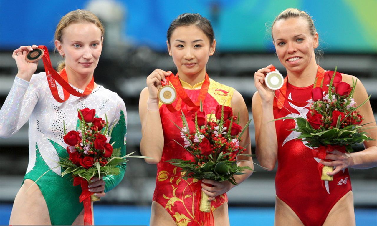 何雯娜年轻时照,何雯娜豪门生活照