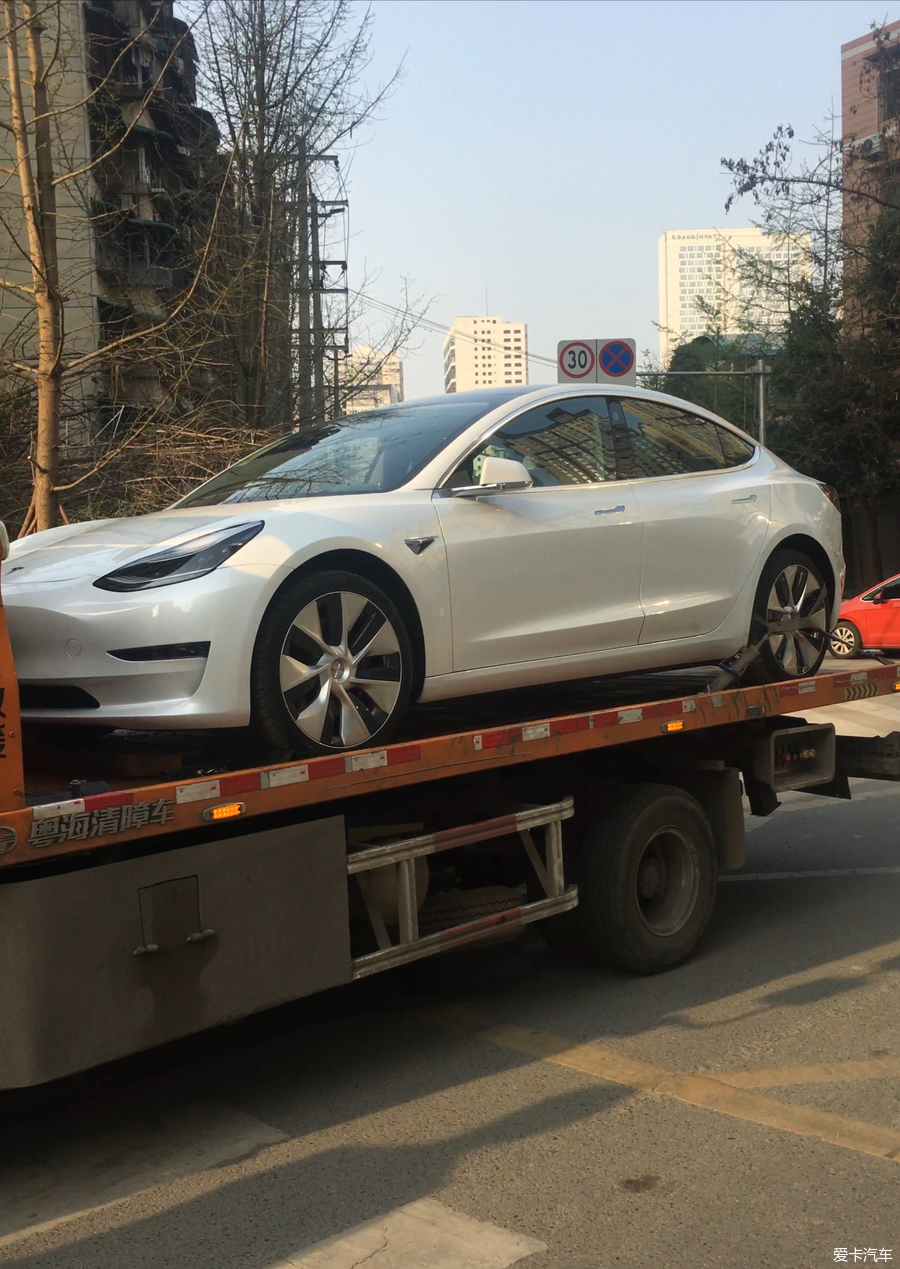 特斯拉新款model3真实用车体验,22款特斯拉model3用车10万公里