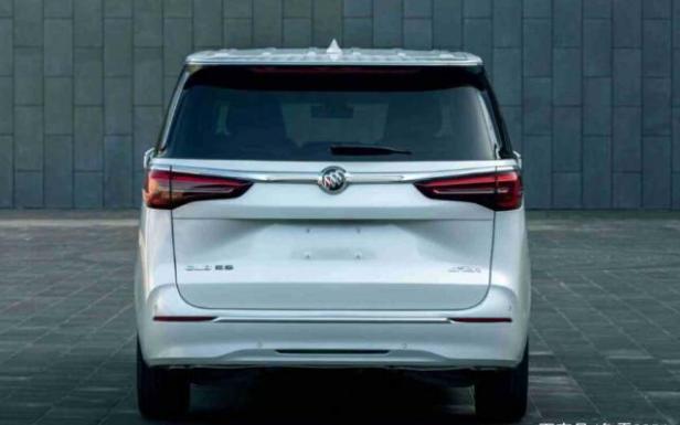 别克gl8真假对比,试驾别克gl8对比塞纳哪个好