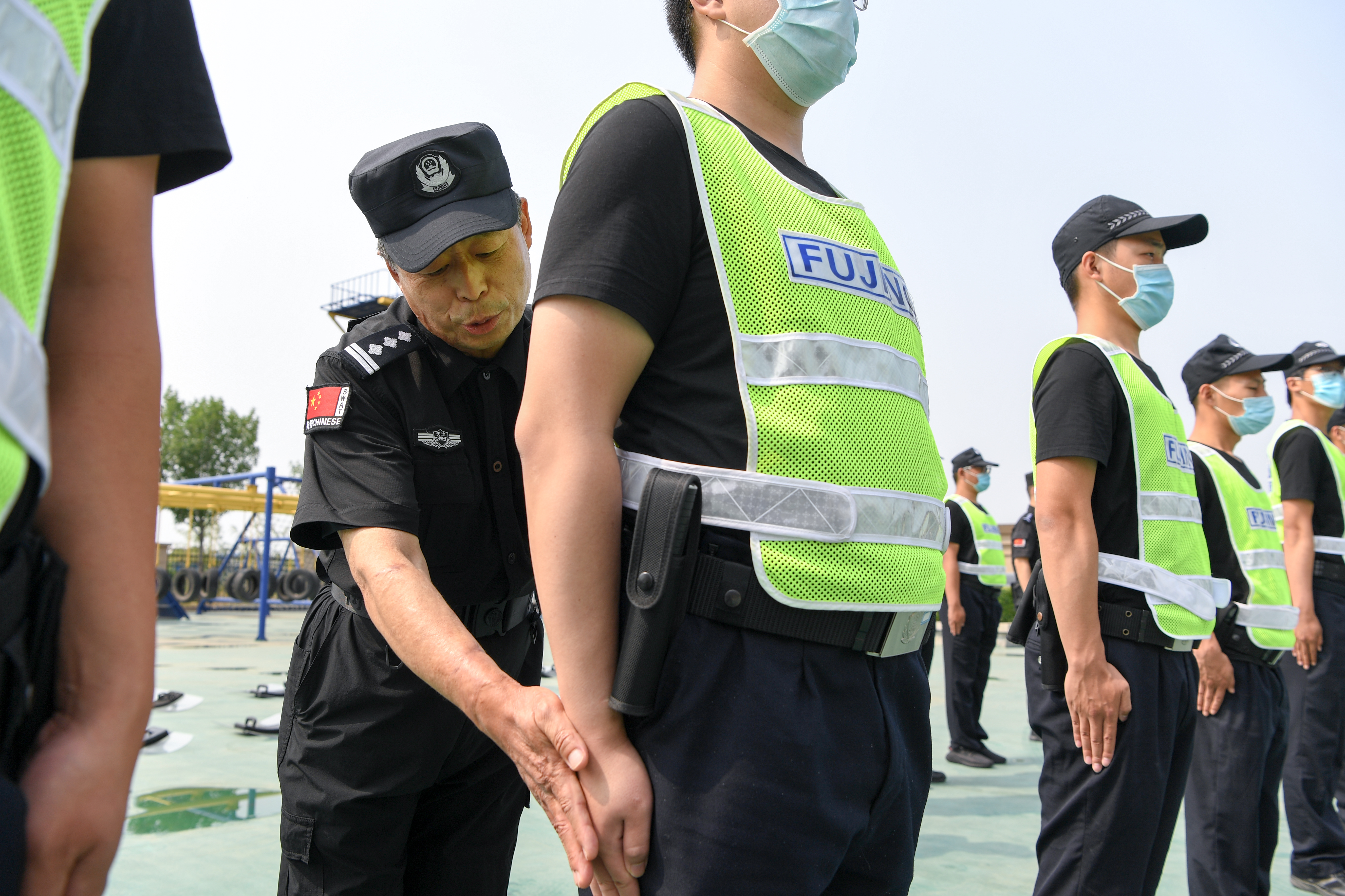 郭志龙伤疤事件,郭志龙个人事迹