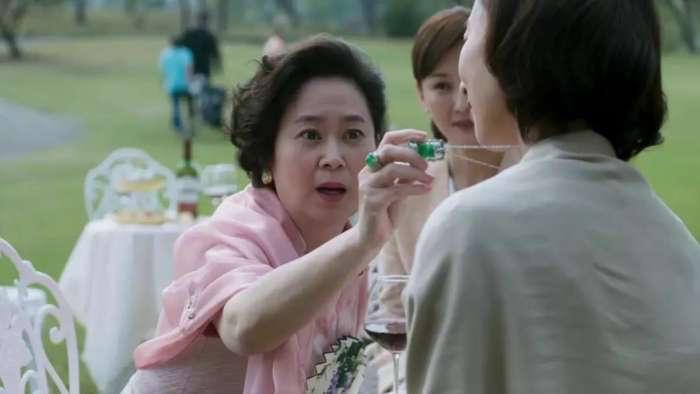 女人打架是不是爱薅头发,女人打架拼命薅头发