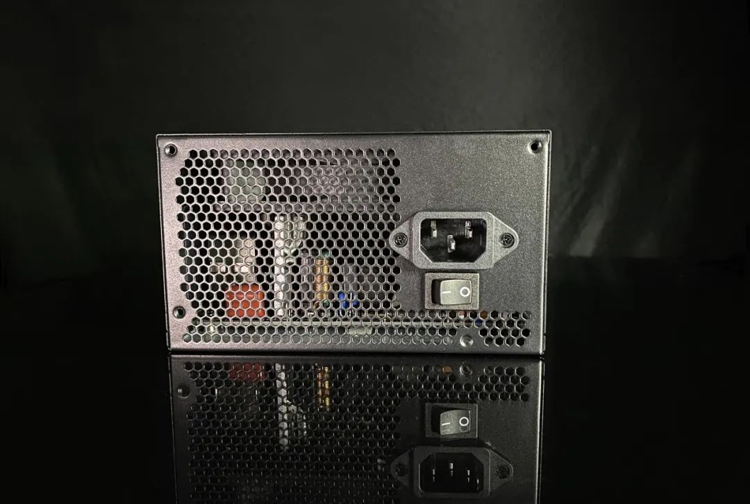 500w电源全新,500w电源长城