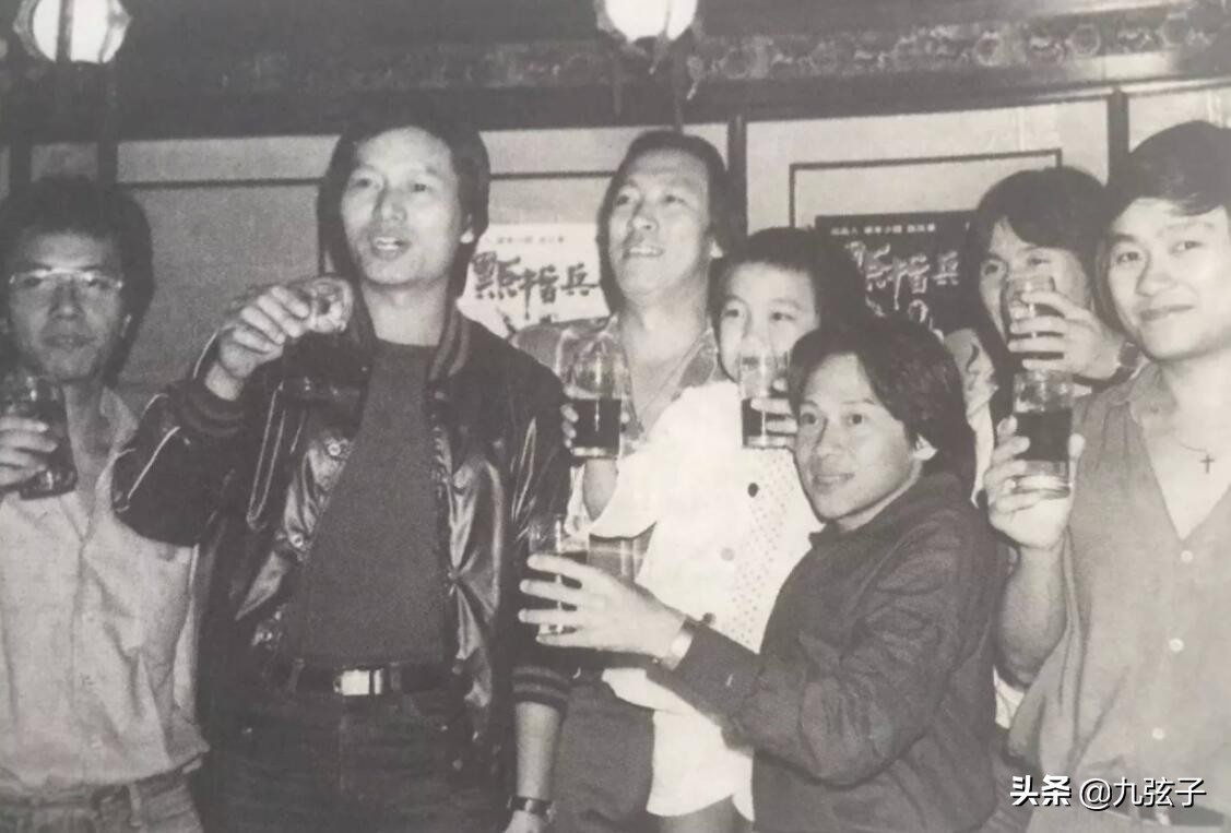 香港鼻祖歌手泰迪罗宾,香港歌手泰迪罗宾简介