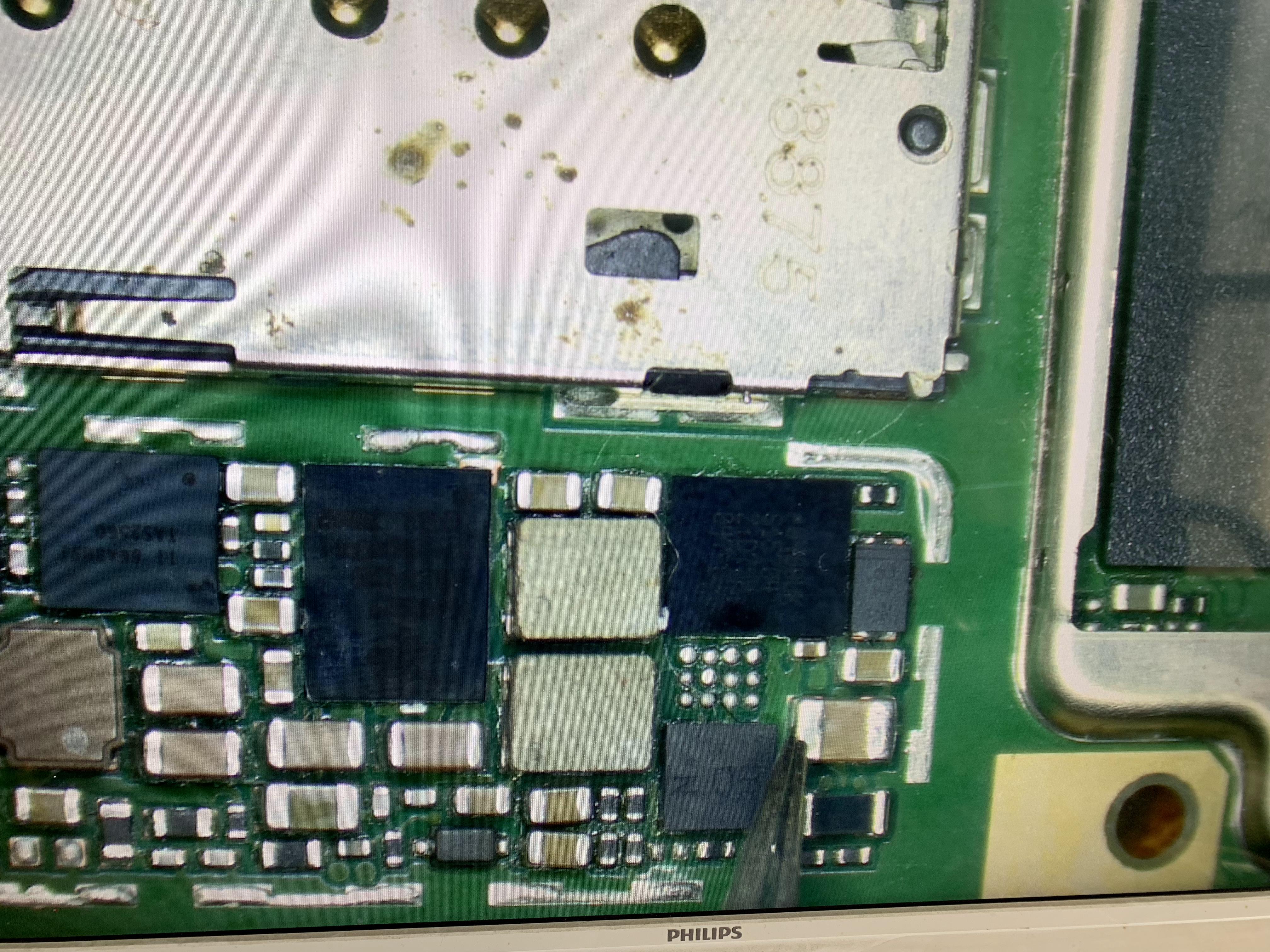 华为手机进水维修后无法开机,华为手机进水亮屏不开机维修方法